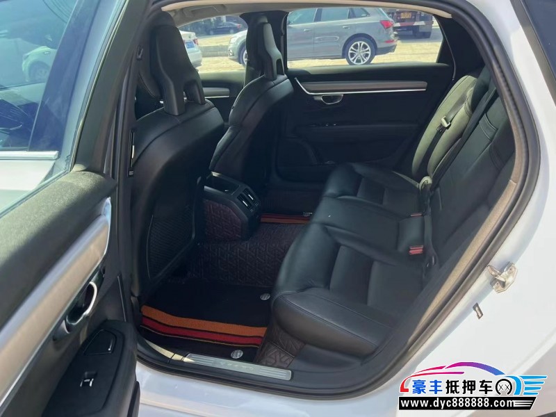 17年沃尔沃S90轿车抵押车出售