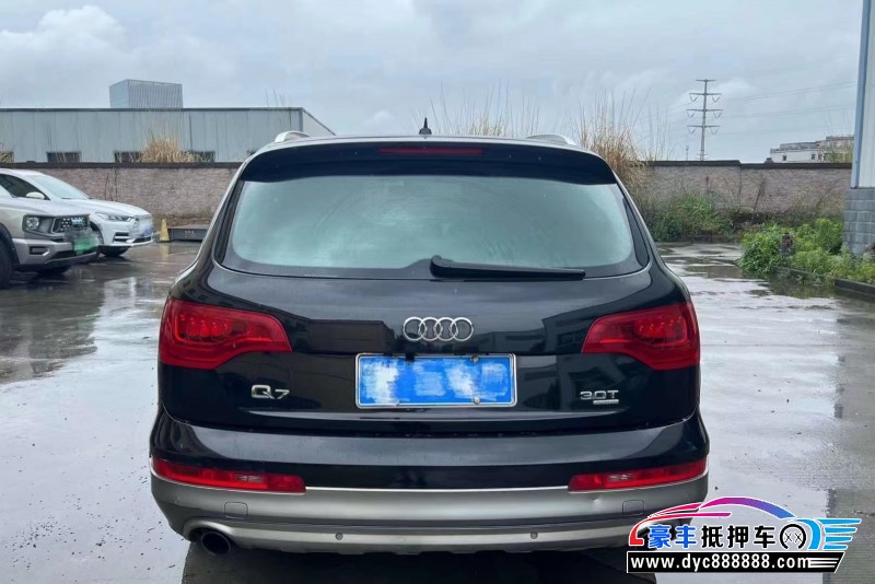 12年奥迪Q7轿车抵押车出售
