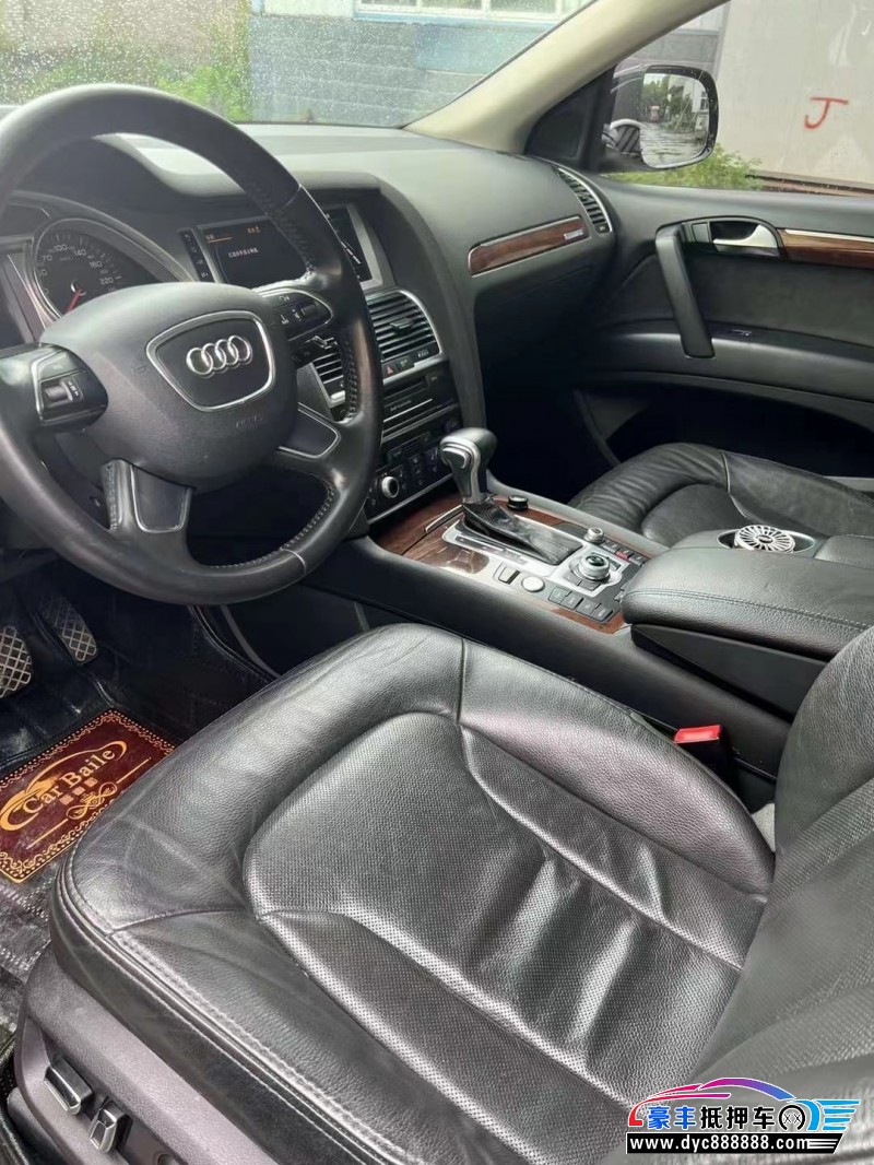 12年奥迪Q7轿车抵押车出售