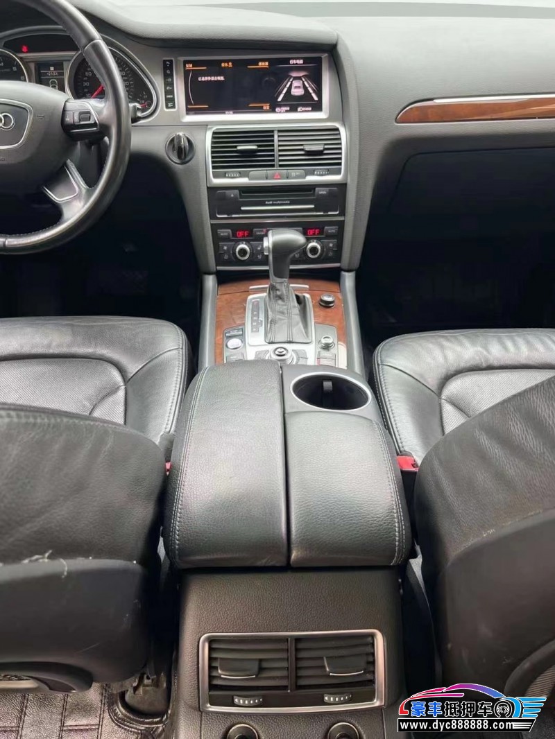 12年奥迪Q7轿车抵押车出售