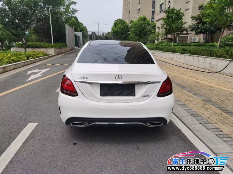 21年奔驰C轿车抵押车出售