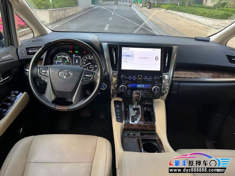 20年丰田埃尔法轿车抵押车出售