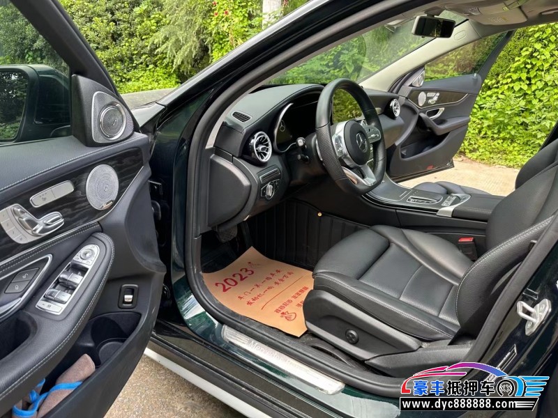 20年奔驰C轿车抵押车出售