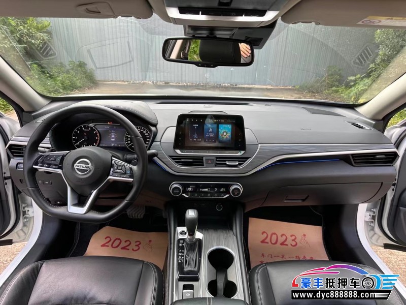 21年日产天籁轿车抵押车出售