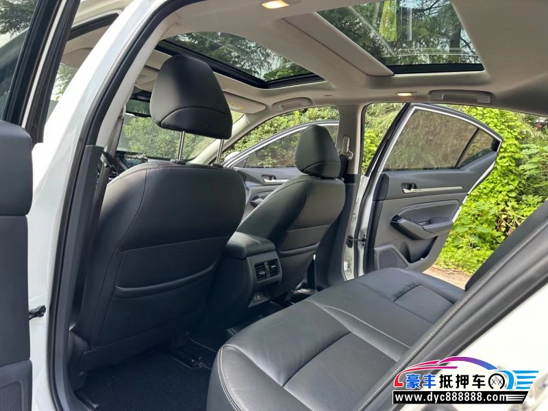 21年日产天籁轿车抵押车出售