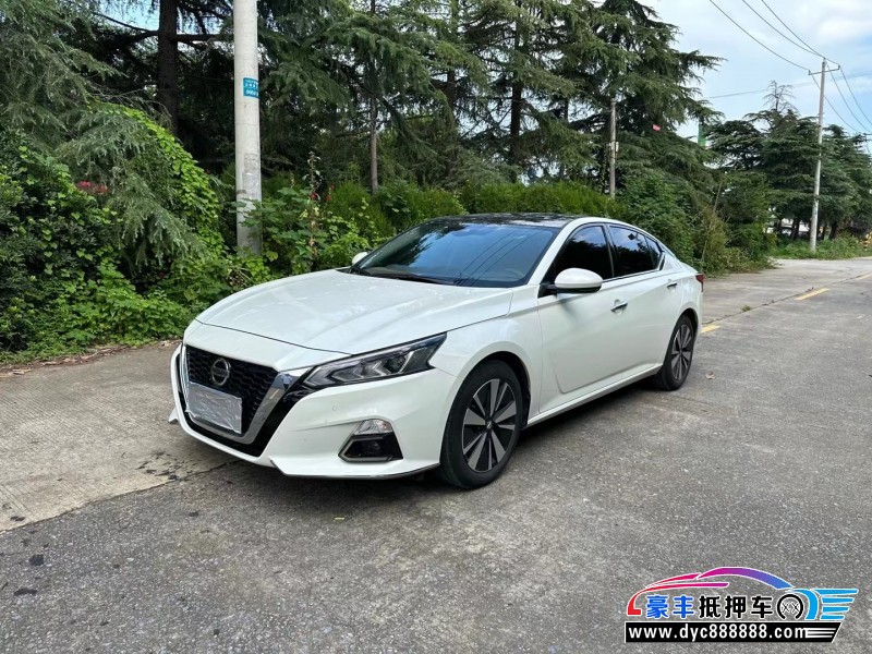 21年日产天籁轿车抵押车出售