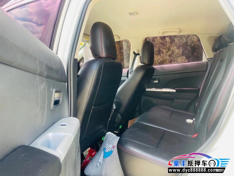 17年三菱帕杰罗·劲畅轿车抵押车出售