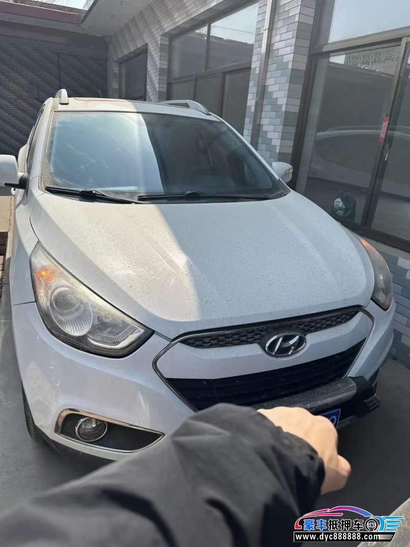 12年现代ix35轿车抵押车出售