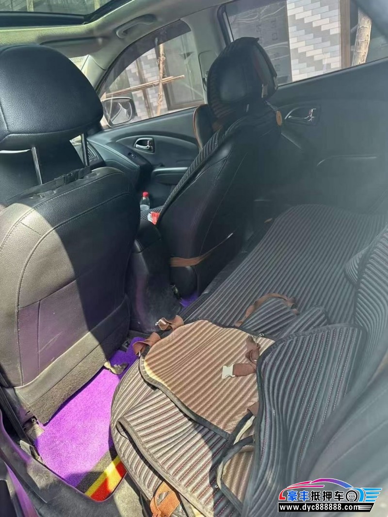 12年现代ix35轿车抵押车出售