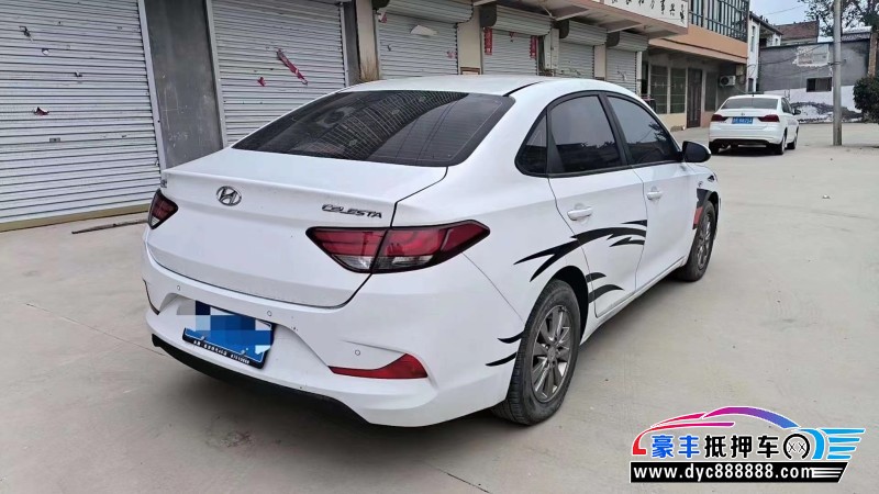 18年现代悦动轿车抵押车出售