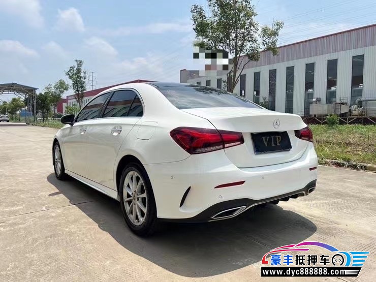 20年奔驰A轿车抵押车出售
