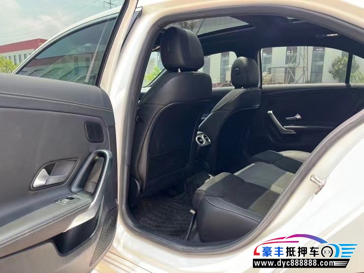 20年奔驰A轿车抵押车出售