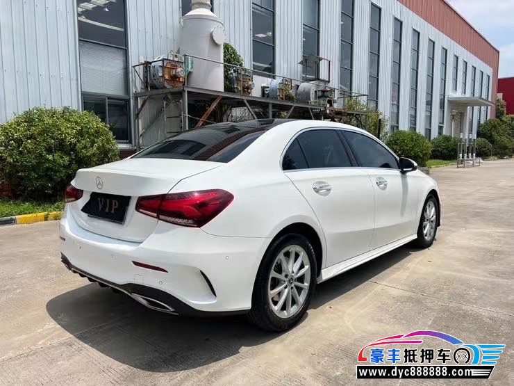 20年奔驰A轿车抵押车出售