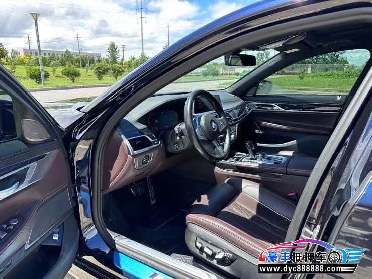 22年宝马7系轿车抵押车出售