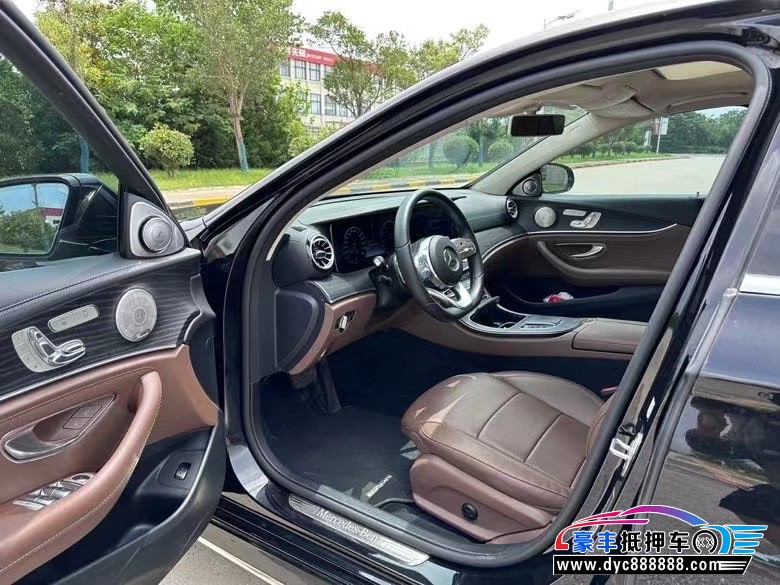 19年奔驰E轿车抵押车出售