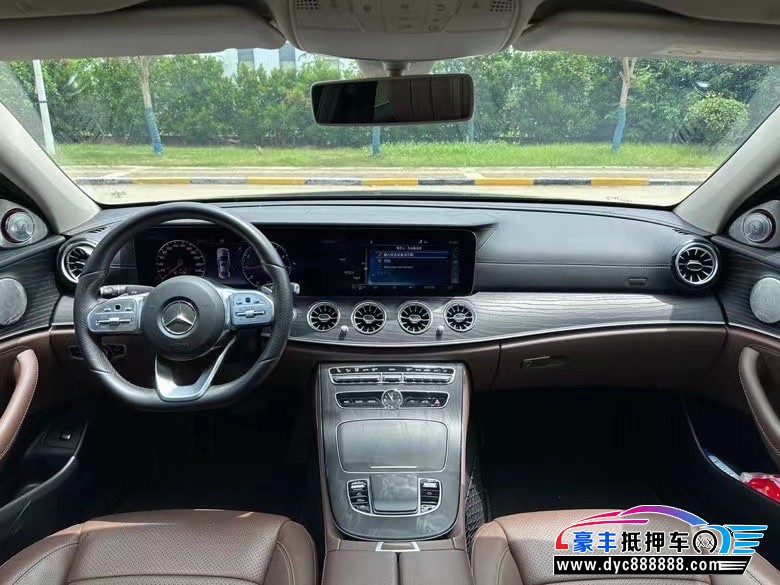 19年奔驰E轿车抵押车出售