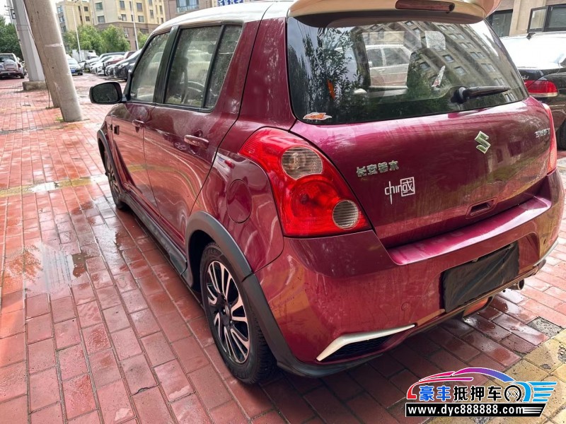 16年铃木雨燕轿车抵押车出售