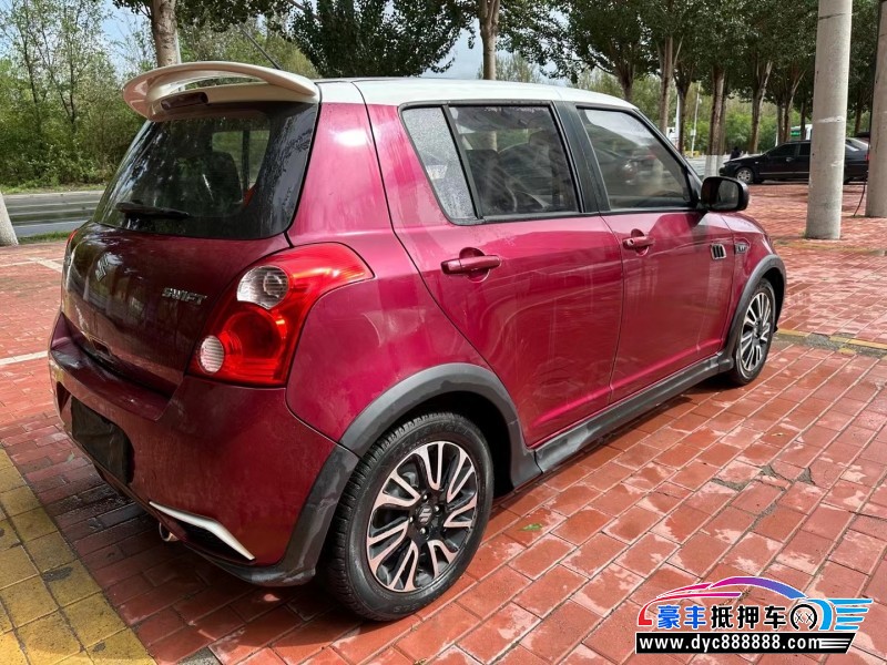 16年铃木雨燕轿车抵押车出售