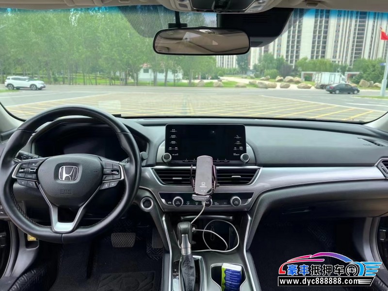 21年铃木雨燕轿车抵押车出售