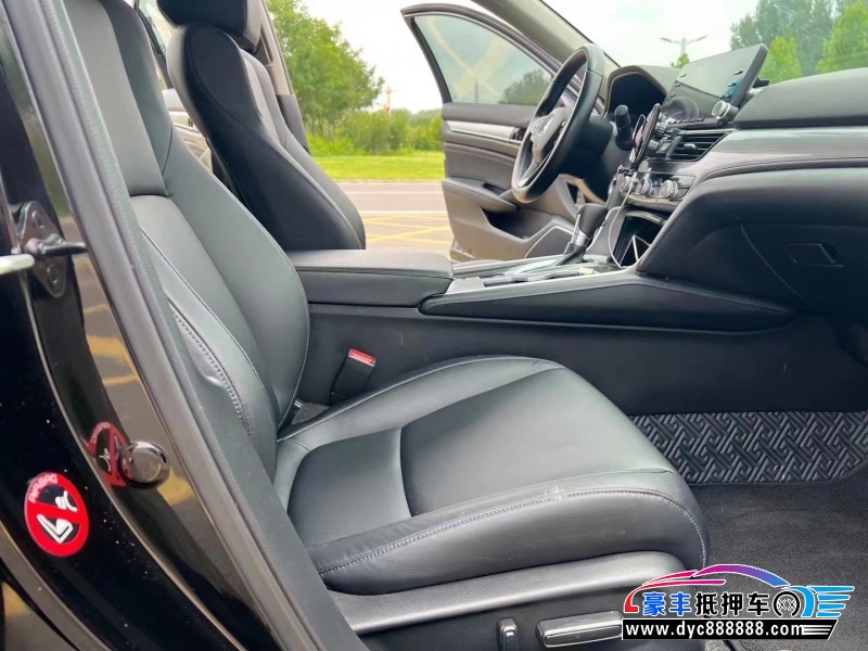 21年铃木雨燕轿车抵押车出售