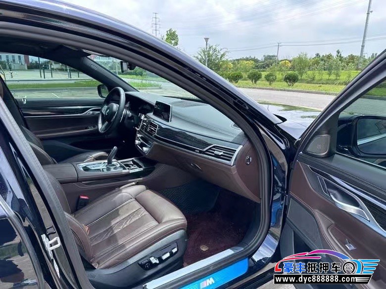 22年宝马7系轿车抵押车出售