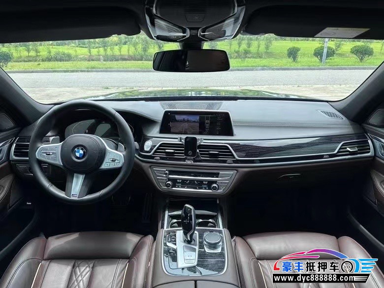 22年宝马7系轿车抵押车出售