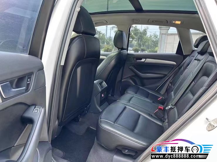 16年奥迪Q5轿车抵押车出售