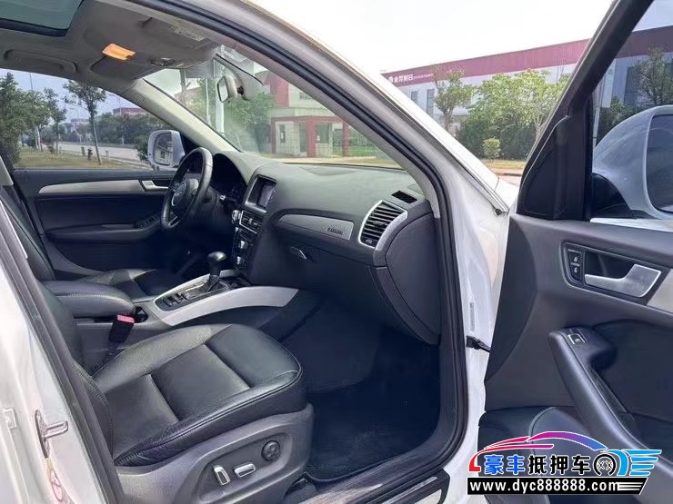 16年奥迪Q5轿车抵押车出售