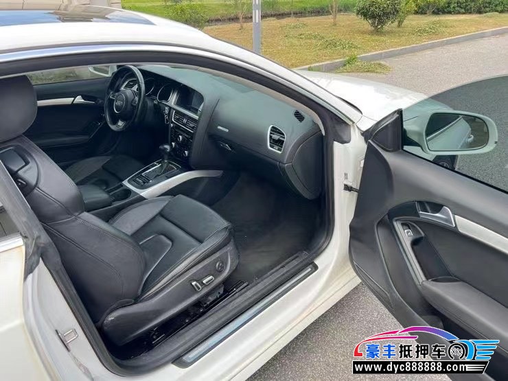 16年奥迪A5轿车抵押车出售