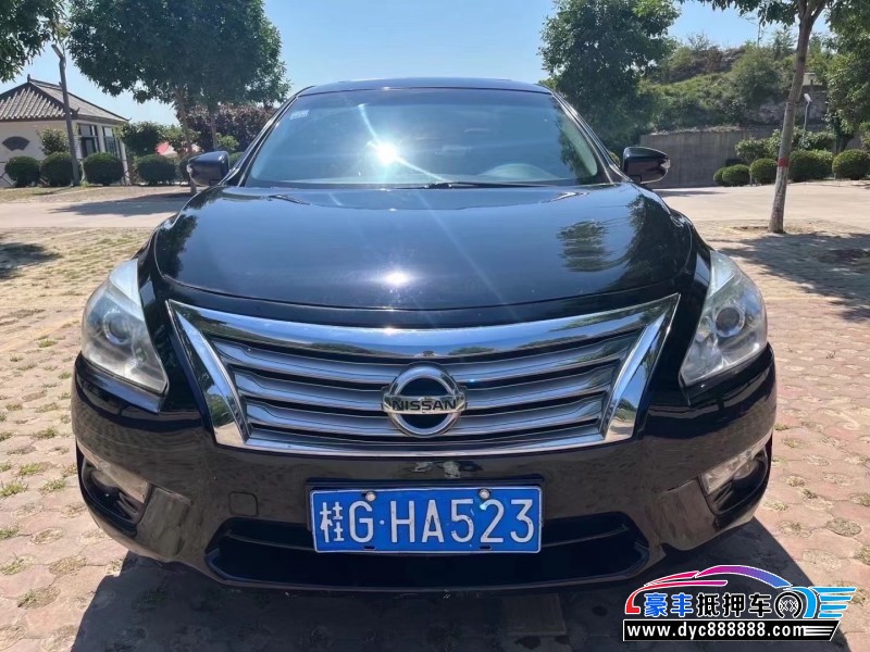 14年日产天籁轿车抵押车出售