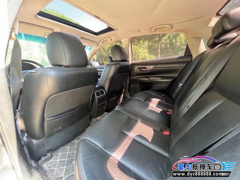 14年日产天籁轿车抵押车出售