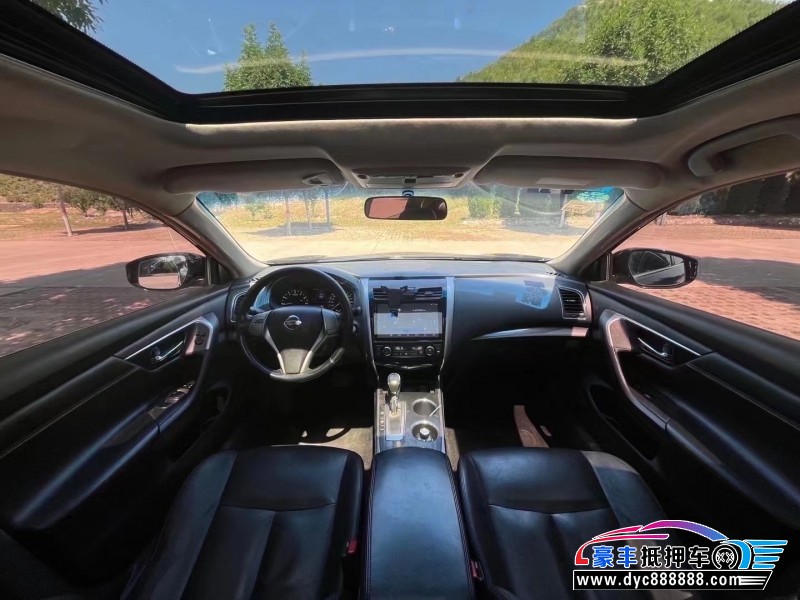 14年日产天籁轿车抵押车出售