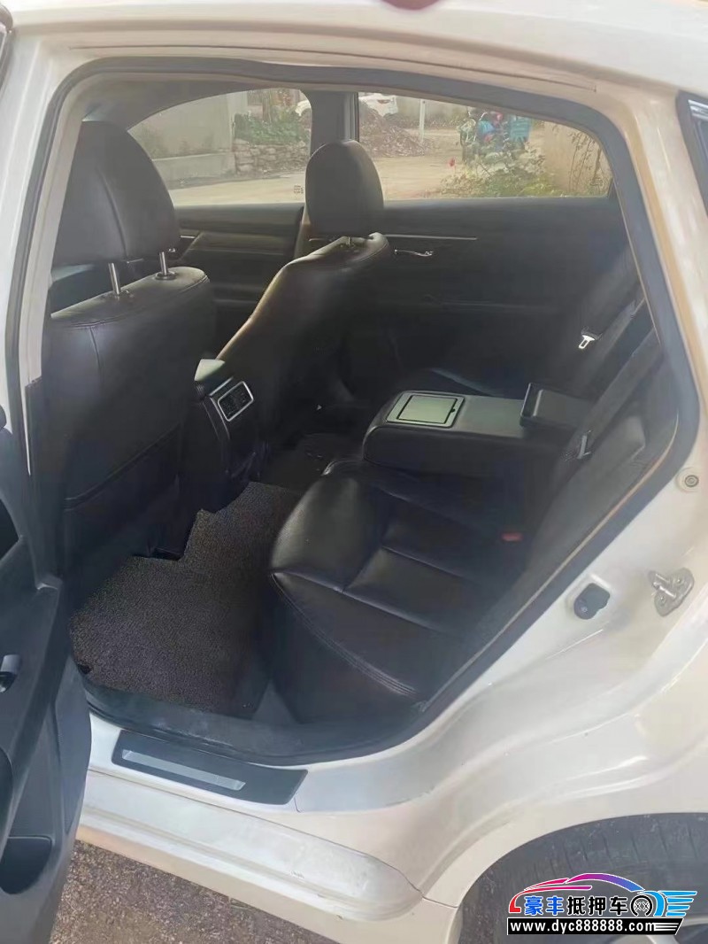 18年日产天籁轿车抵押车出售