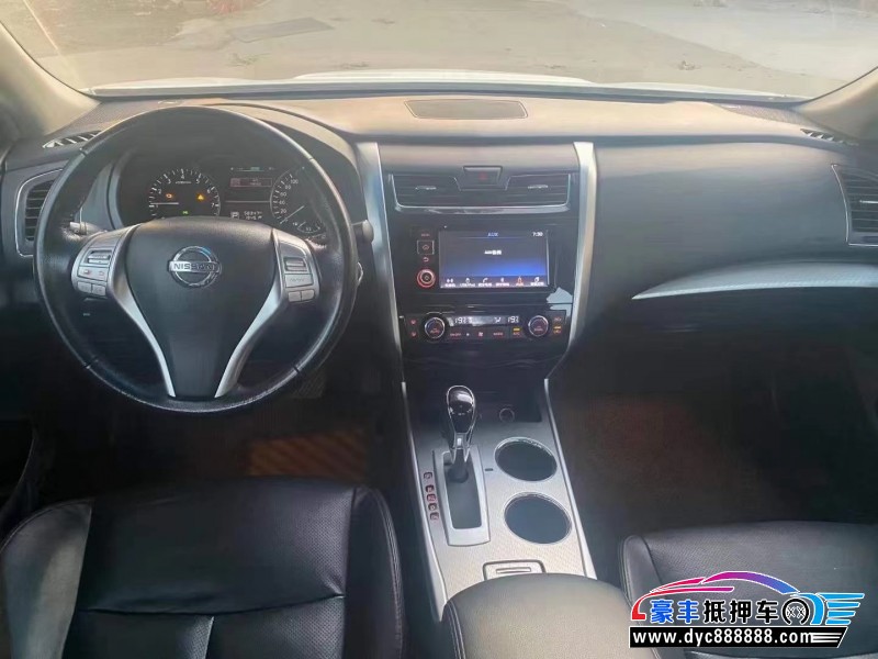 18年日产天籁轿车抵押车出售