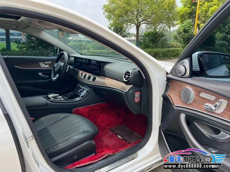 17年奔驰E轿车抵押车出售