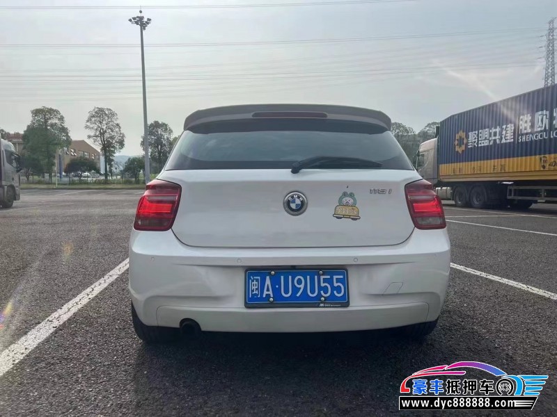 13年宝马1系轿车抵押车出售