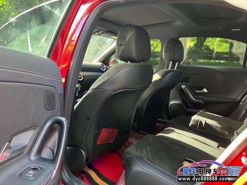 20年奔驰A轿车抵押车出售