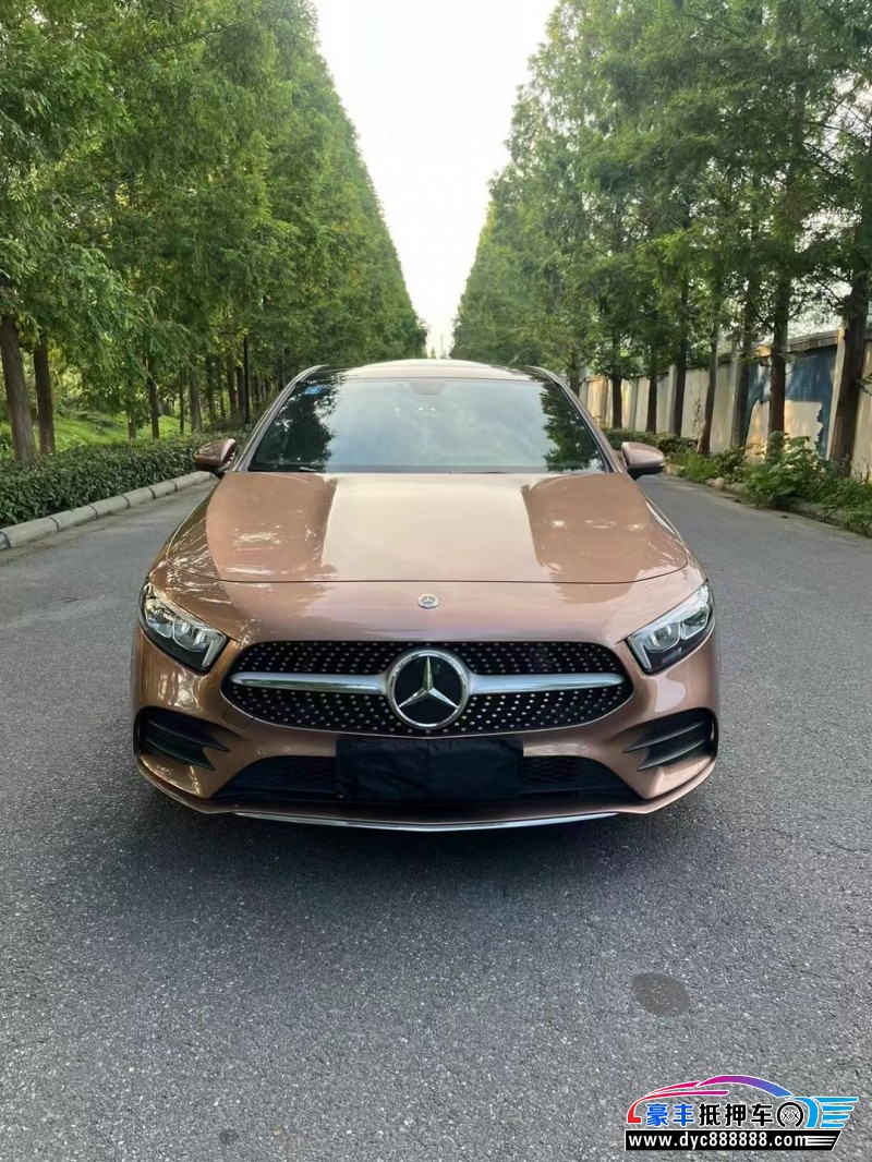 20年奔驰A轿车抵押车出售