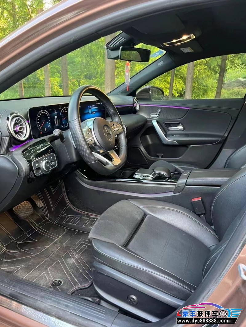 20年奔驰A轿车抵押车出售