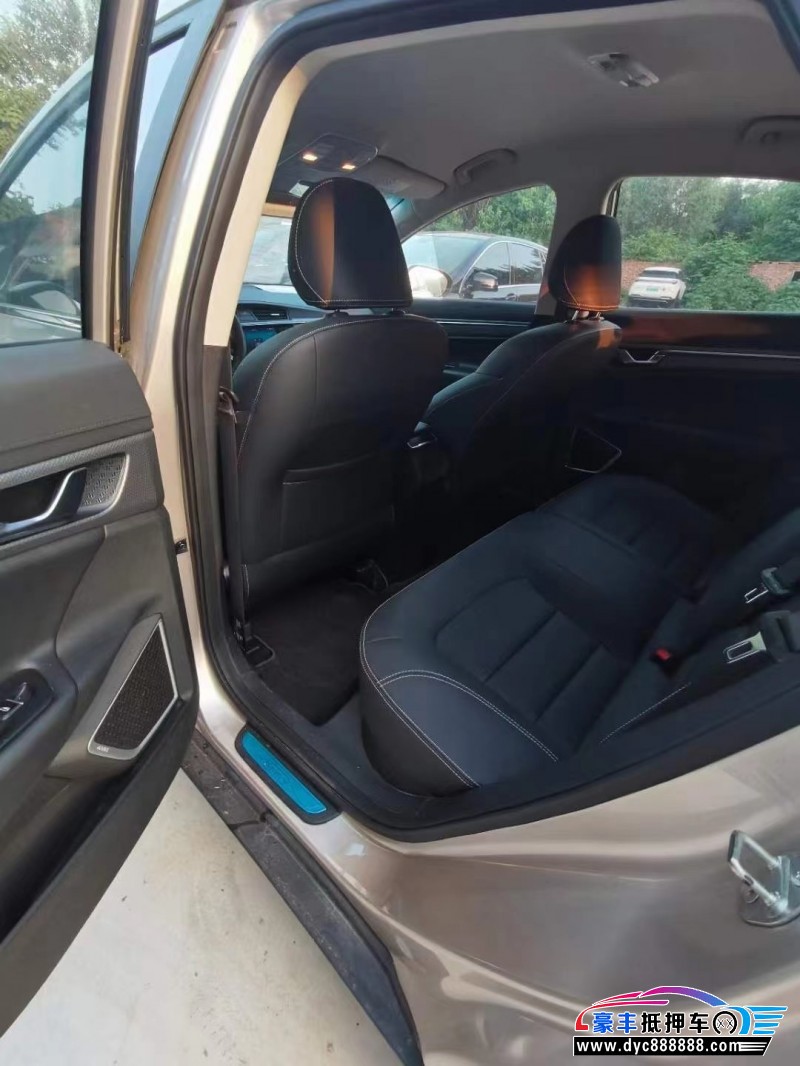 18年吉利帝豪轿车抵押车出售