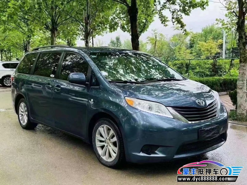 16年丰田塞纳轿车抵押车出售