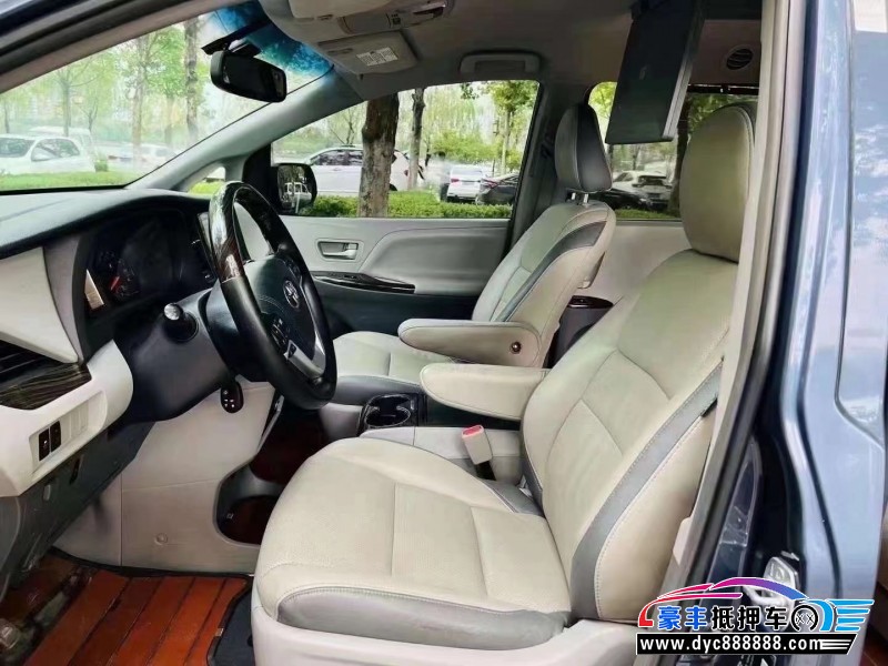 16年丰田塞纳轿车抵押车出售