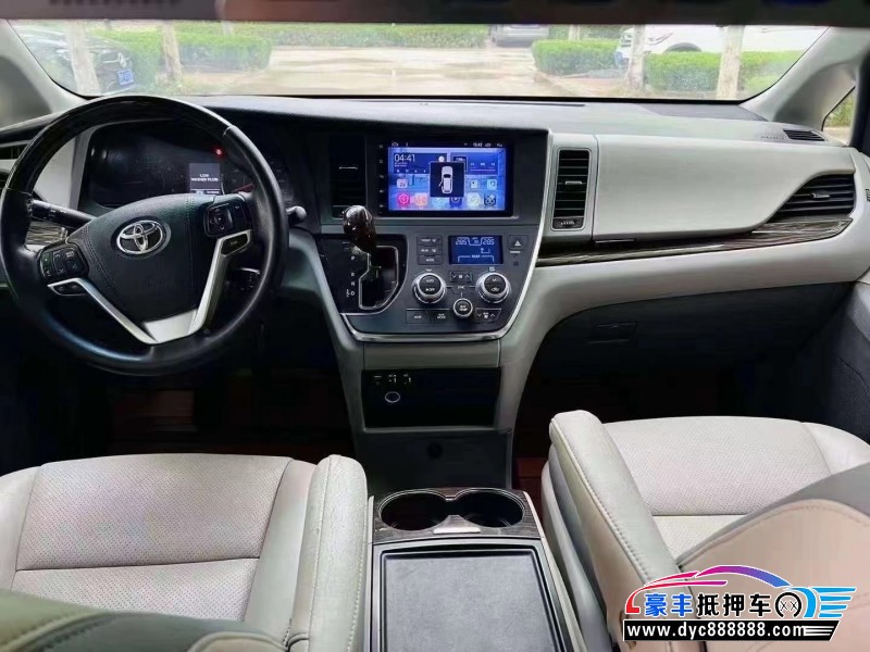 16年丰田塞纳轿车抵押车出售