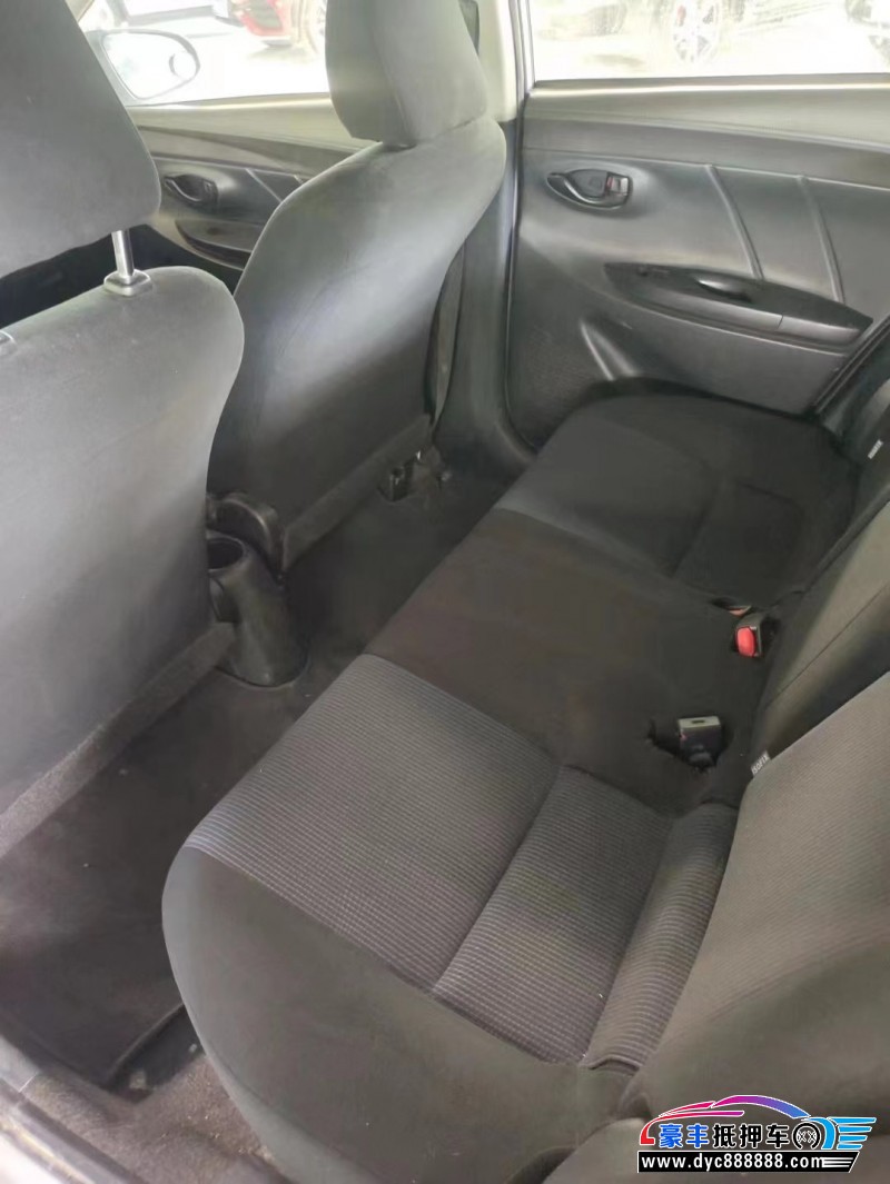 14年丰田YARiS L 致炫轿车抵押车出售