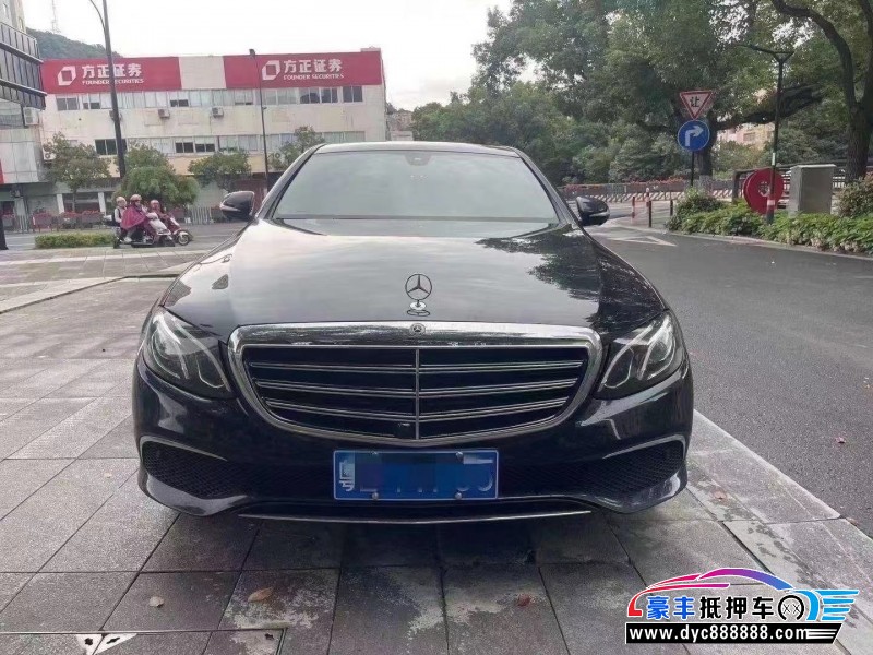 18年奔驰E轿车抵押车出售