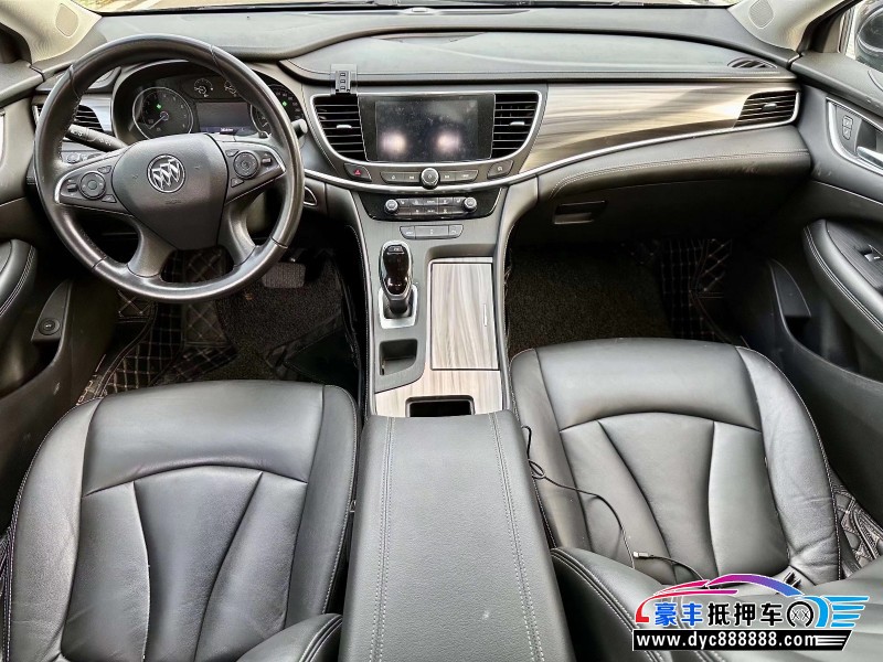 20年别克君越轿车抵押车出售