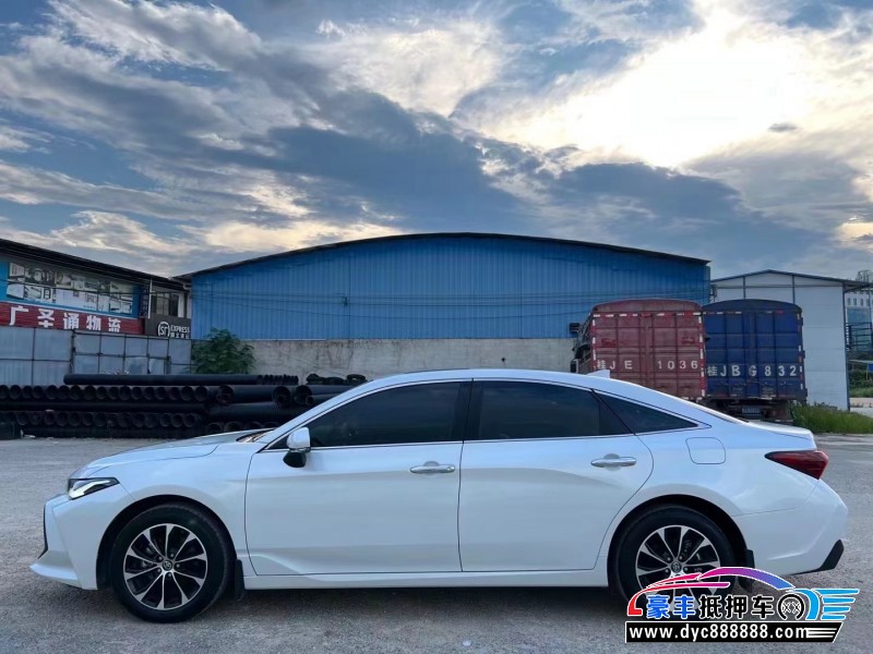 22年丰田亚洲龙轿车抵押车出售