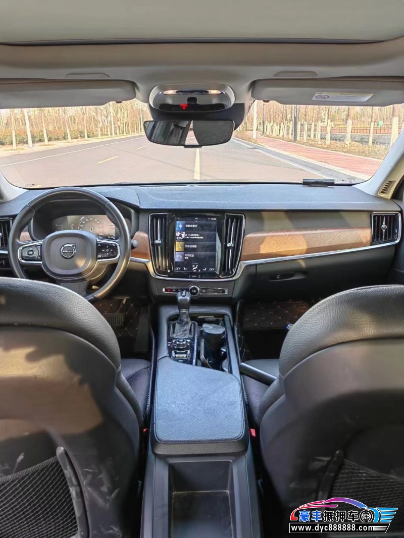 19年沃尔沃S90轿车抵押车出售