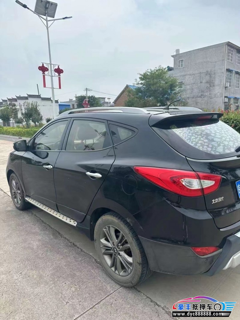 14年现代ix35轿车抵押车出售