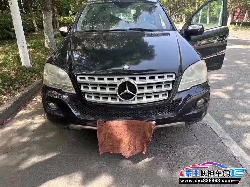 13年奔驰ML轿车抵押车出售